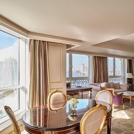Four Seasons Cairo At The First Residence Giza Dış mekan fotoğraf A suite at the Four Seasons Hotel