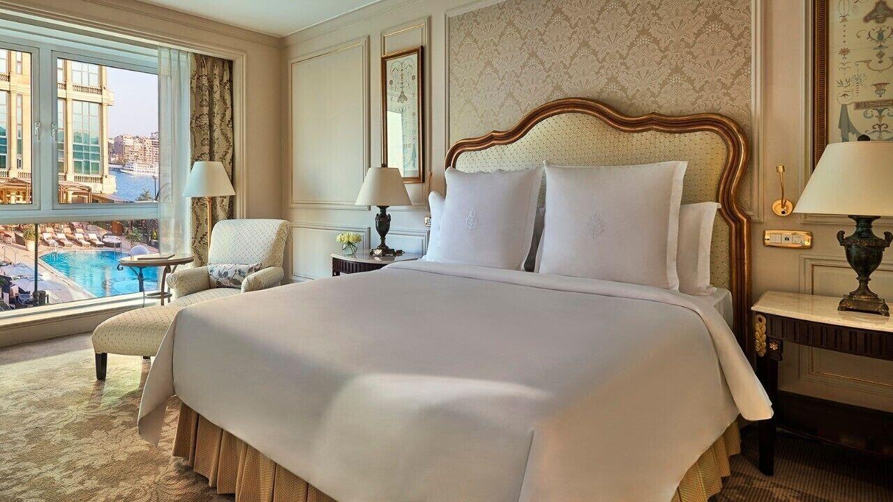 Four Seasons Cairo At The First Residence Giza Dış mekan fotoğraf A bedroom at the Four Seasons Hotel
