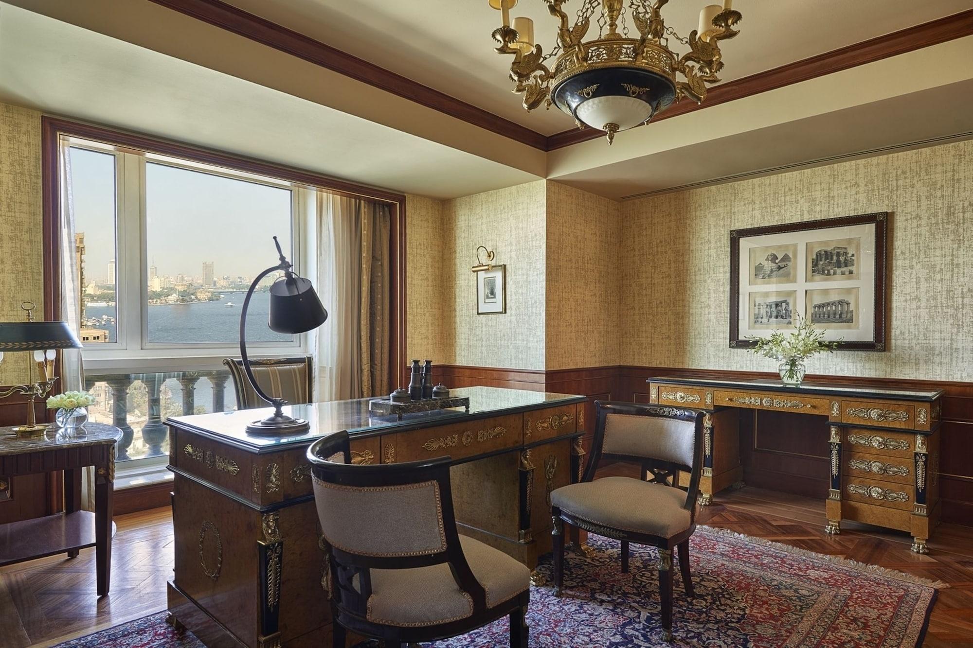 Four Seasons Cairo At The First Residence Giza Dış mekan fotoğraf The study of a Presidential Suite
