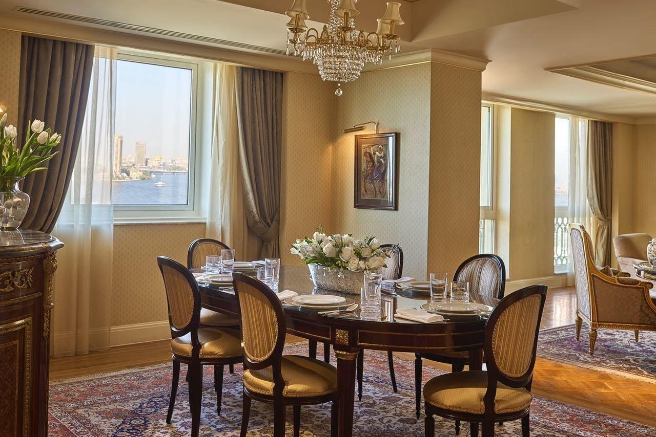 Four Seasons Cairo At The First Residence Giza Dış mekan fotoğraf A dining room in a suite at the Four Seasons Hotel, Cairo