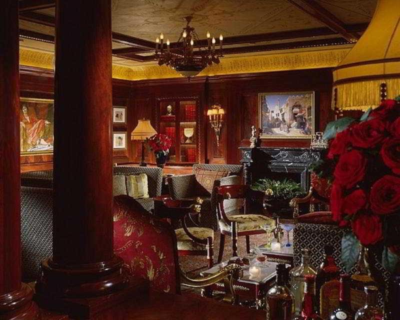 Four Seasons Cairo At The First Residence Giza Dış mekan fotoğraf The interior of the bar