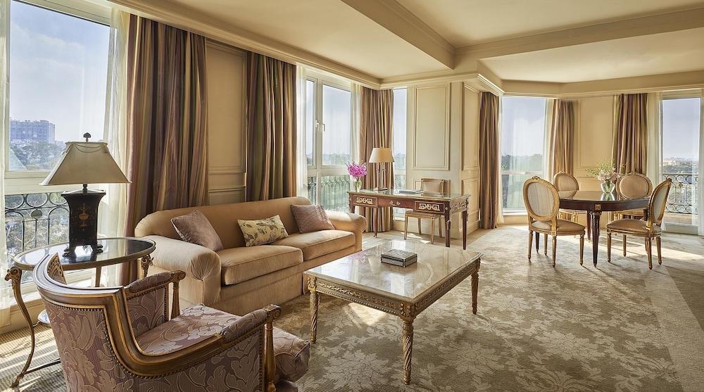 Four Seasons Cairo At The First Residence Giza Dış mekan fotoğraf A suite at the Four Seasons Hotel