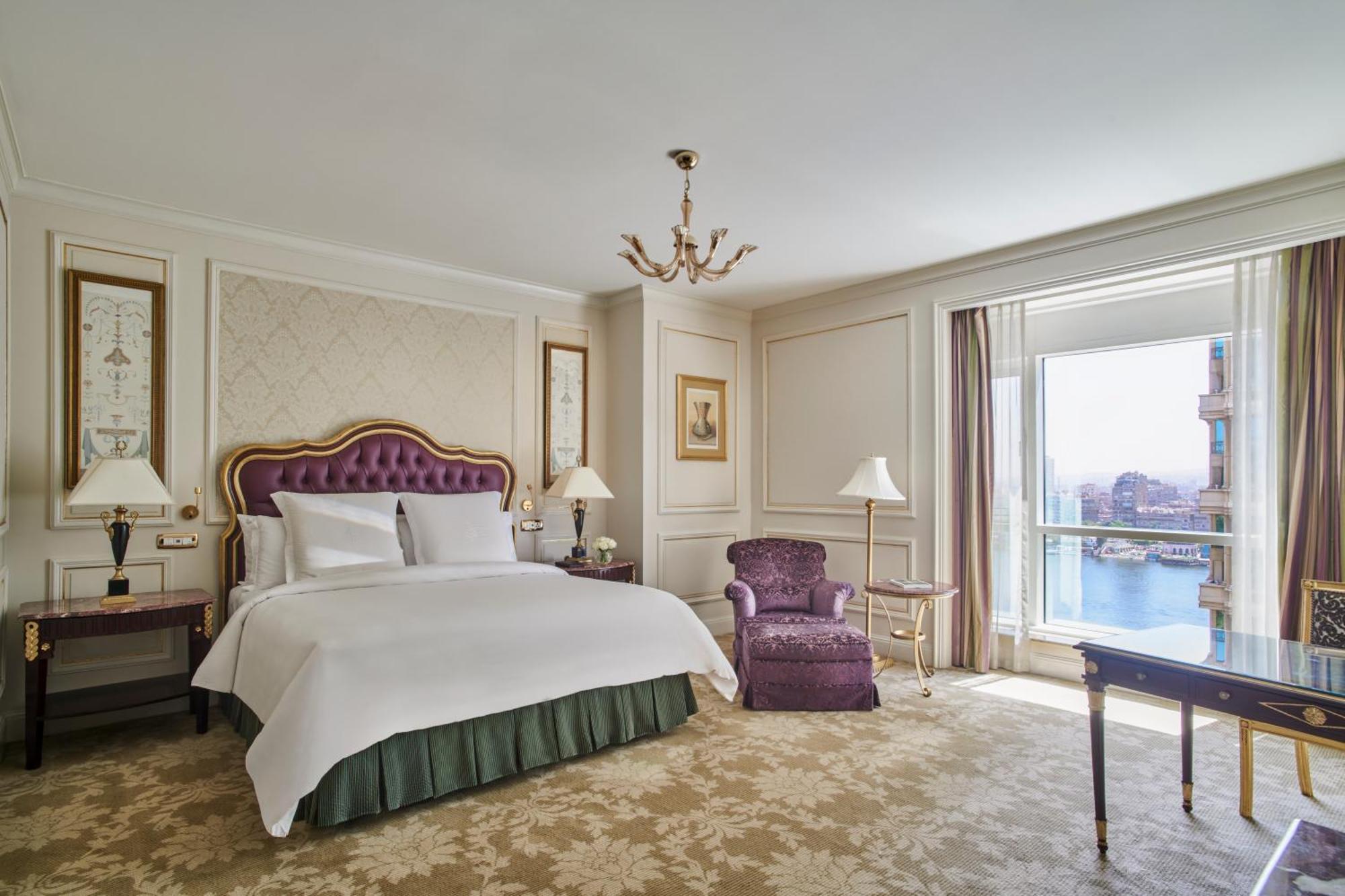 Four Seasons Cairo At The First Residence Giza Dış mekan fotoğraf A bedroom at the Four Seasons Hotel